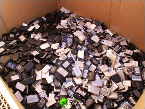 一块手机电池污染6万升水环保之路任重道远