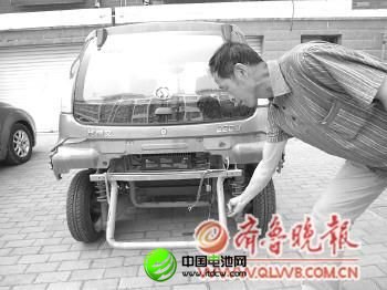 电动车电瓶放置处。本报记者顾松摄