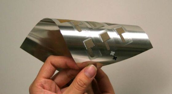 Imprint Energy的电池解决了锂电池的体积和柔性问题。