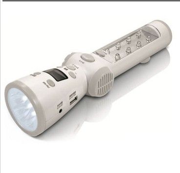 日本超牛手电筒 可收地震预警可当蓄电池