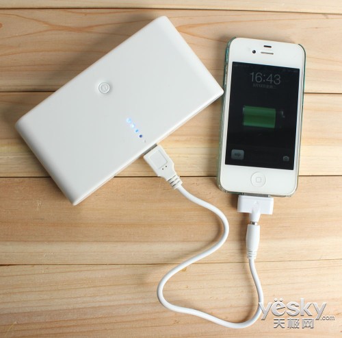 实际上，每次充电3个小时左右，仅能充4到5次。由此可见，产品严重虚标。