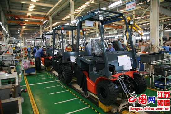 新能源车型受宠 昆山叉车出口翻番(组图)
