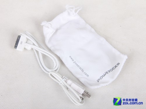 附送两根连线和一个绒布袋