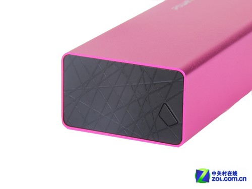 机身另一端设置了电源开关和电量指示灯