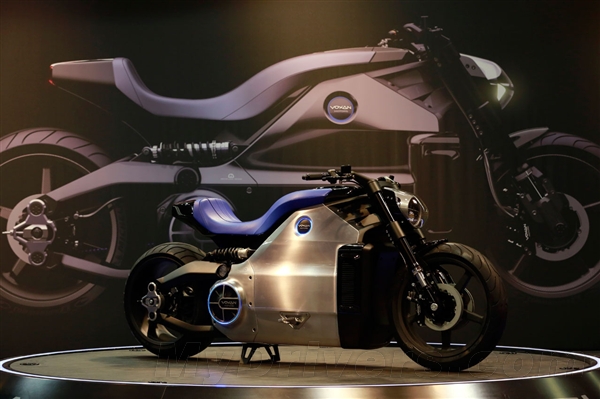 百公里3.4秒！史上最强电动摩托霸气亮相