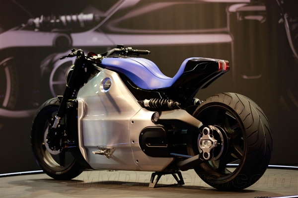 百公里3.4秒！史上最强电动摩托霸气亮相