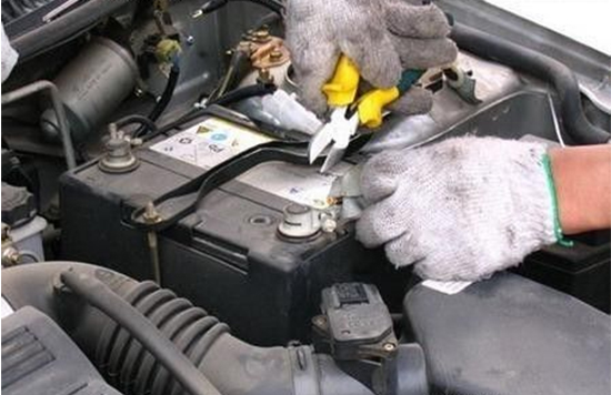 谁动了我的蓄电池？ 冬季爱车没电原因分析