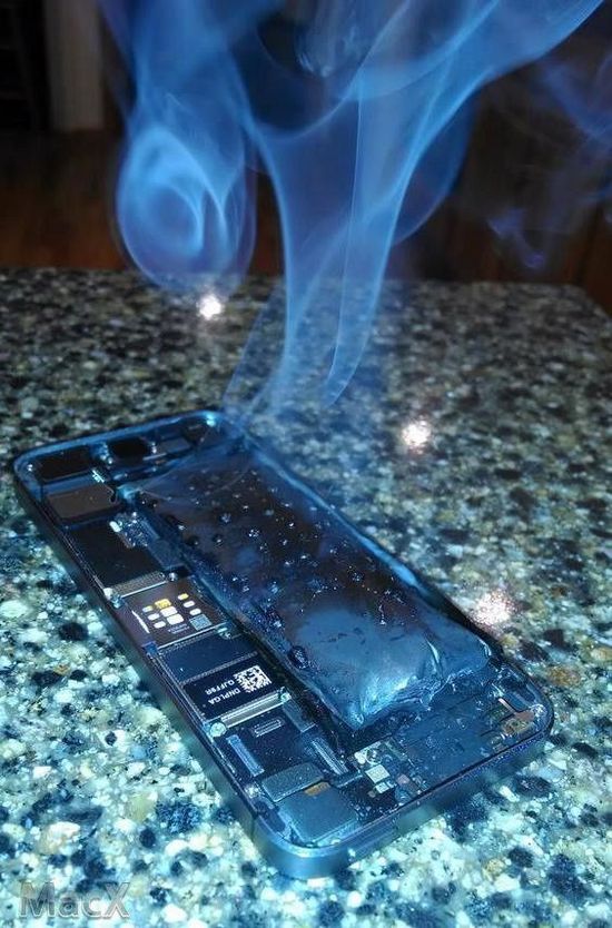 苹果：iPhone5s电池冒烟爆炸是谁惹得祸？