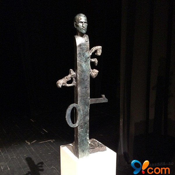 南斯拉夫制造 乔布斯半身铜像将坐落苹果总部