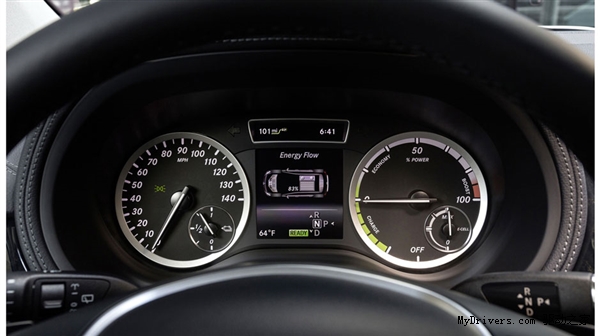 奔驰B级电动汽车：特斯拉的一半性能与价格