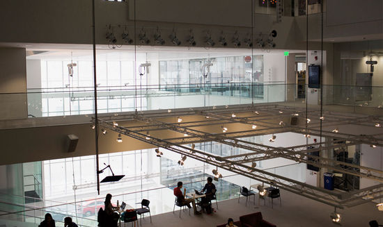 可穿戴设备的教父Alex Pentland：数字面包屑