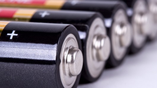 新型“水性”有机电池可搭建成大型能量库