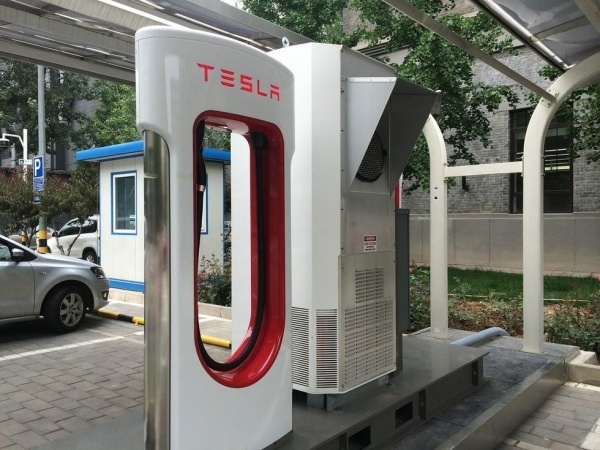 特斯拉中国总部长什么样？总部都在干什么？