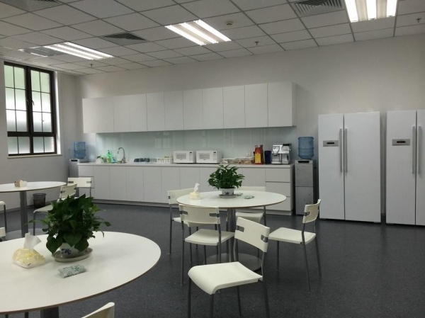 特斯拉中国总部长什么样？总部都在干什么？