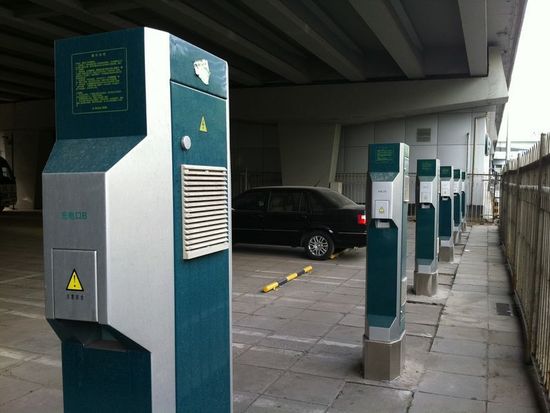 充电桩:新能源汽车行业悬空的两千亿诱惑