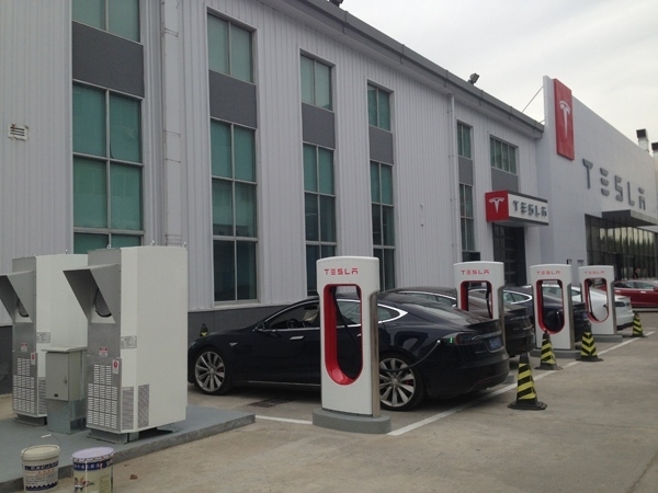 特斯拉：遭遇电量危机有什么解决方案？