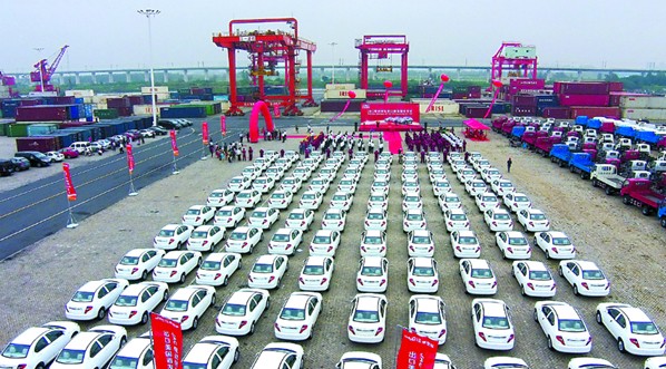 创新赢得发展先机 首批江淮纯电动车启运美国