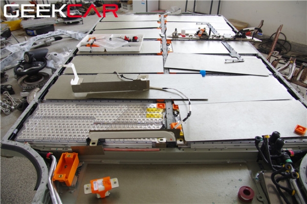 特斯拉终极拆解：Tesla电池组首次大揭秘（之一）