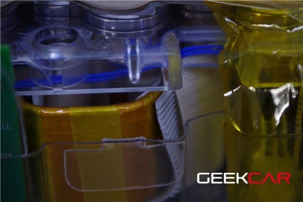 特斯拉终极拆解：Tesla电池热管理系统大揭秘（之二）