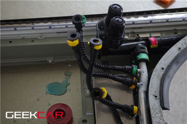 特斯拉终极拆解：Tesla电池热管理系统大揭秘（之二）