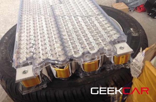 特斯拉终极拆解：Tesla电池热管理系统大揭秘（之二）