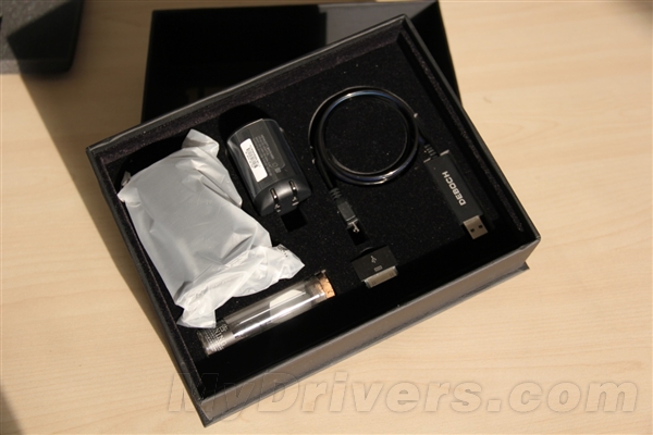 国内仅15套 德柏仕15th纪念版移动电源试用