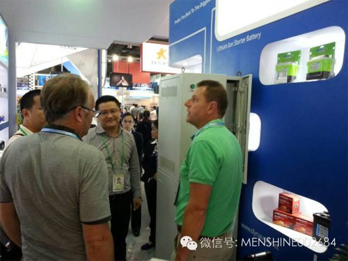 组图：猛狮科技亮相第116届广交会 现场咨询火爆