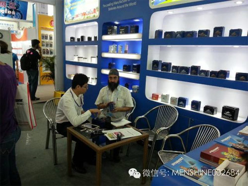 组图：猛狮科技亮相第116届广交会 现场咨询火爆