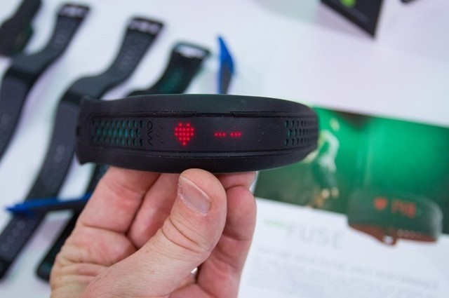 Moto苹果难加冕 2014智能穿戴年终回顾 