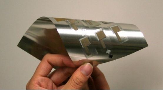 用上柔性屏幕电池 可穿戴设备将会变成啥样？