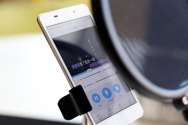 2015智能手机发展趋势预测 激进与保守的冲撞