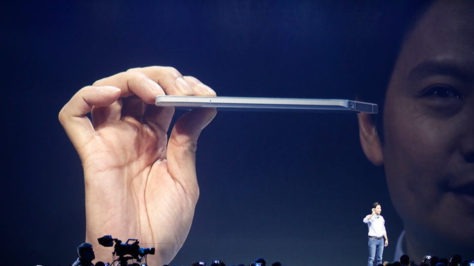 小米公司Note手机发布：6.95mm超薄机身 镜头不凸出