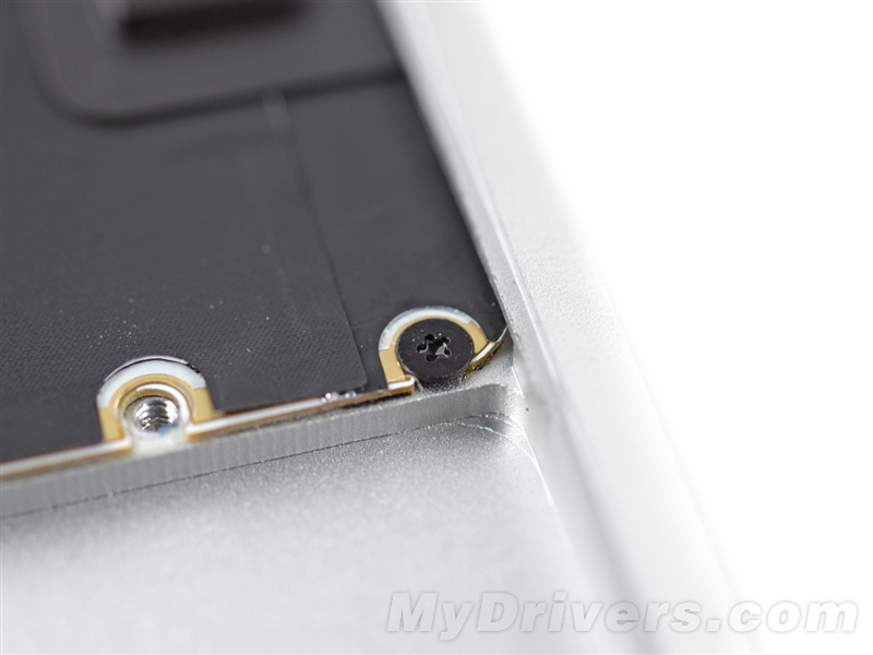 新MacBook完全拆解：苹果太强大了