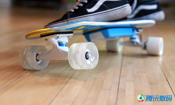 E-Wheelin电动滑板试玩 更接近玩具适合儿童