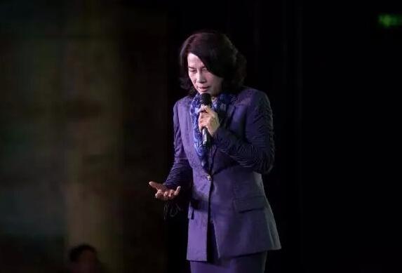 有聊｜董明珠说格力手机开卖了 为啥找不到？ 