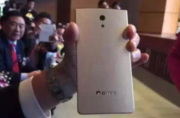 有聊｜董明珠说格力手机开卖了 为啥找不到？ 