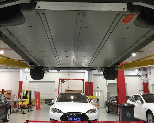 从特斯拉的两个细节看智能汽车的未来发展