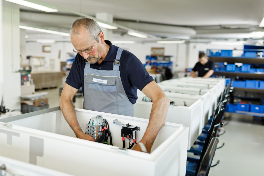 廉价电池和智能软件将掀起下一波科技革命