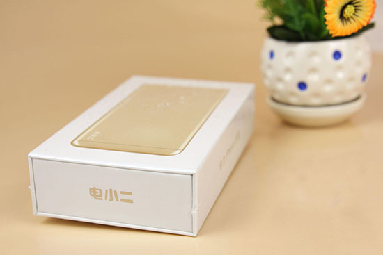 用了又用iPhone专用充电宝  电小二锋6新品评测