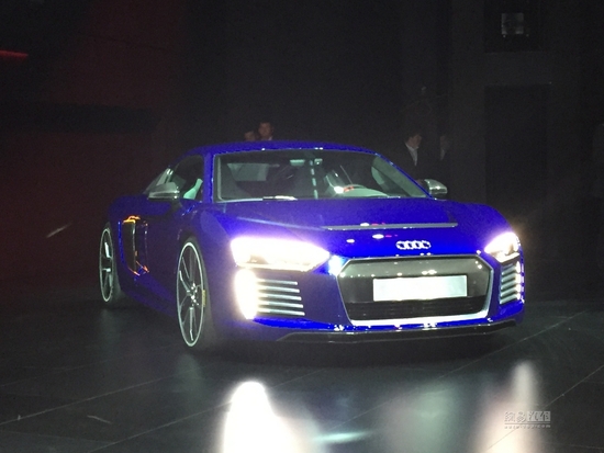 全球首发 奥迪R8 e-tron自动驾驶版发布