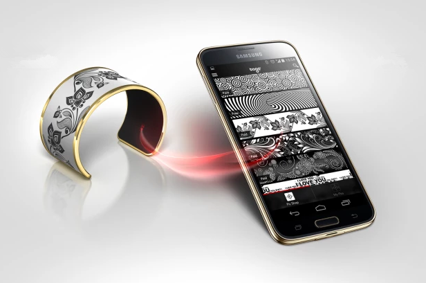 不用充电的智能手环  真的只是个摆设？