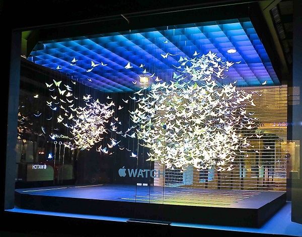 美到爆炸！苹果Apple Watch巨幅玻璃广告来了