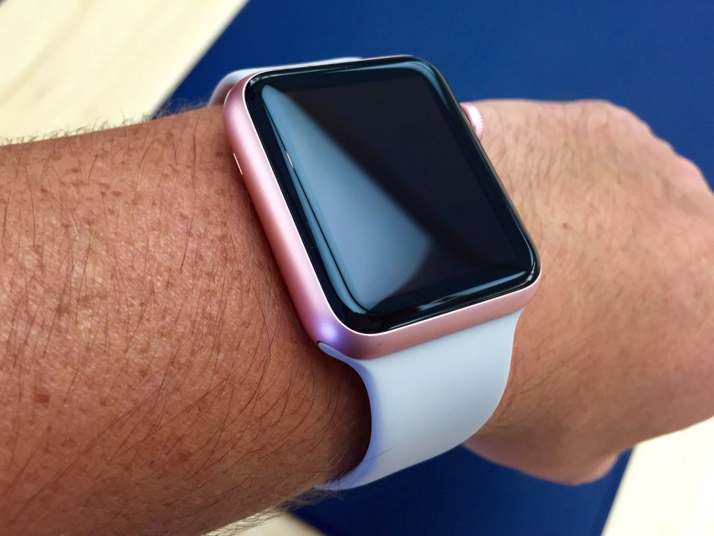金色和玫瑰金色运动版新苹果Apple Watch图赏 金色和玫瑰金色运动版新苹果Apple Watch图赏
