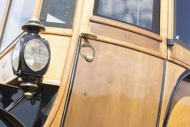 110年前的女王豪华电动汽车 今天仍可驱动