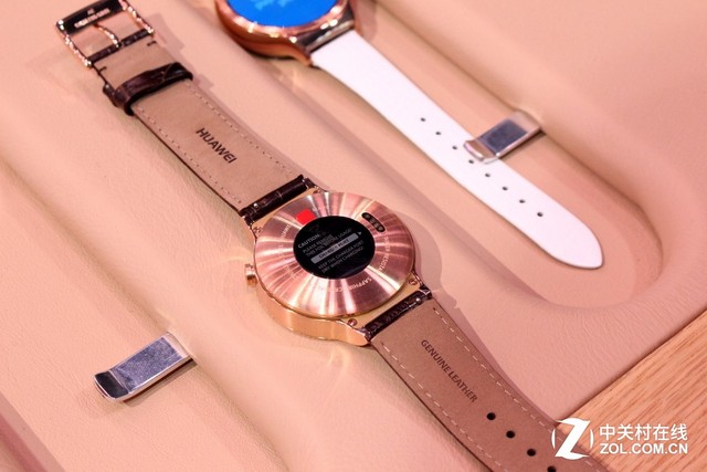 尽显奢华 华为发布女士款HUAWEI WATCH 