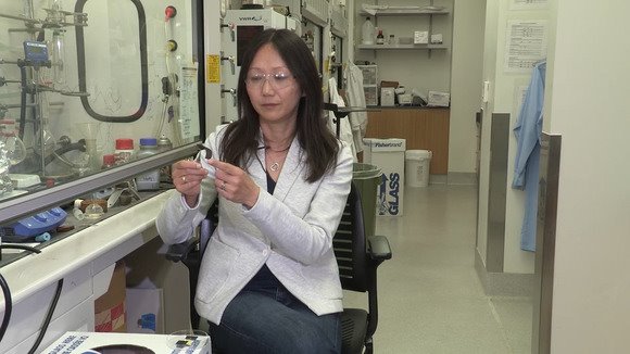 斯坦福研发新电池：可彻底杜绝充电起火爆炸