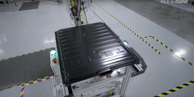 大家来看 特斯拉Gigafactory内部图曝光