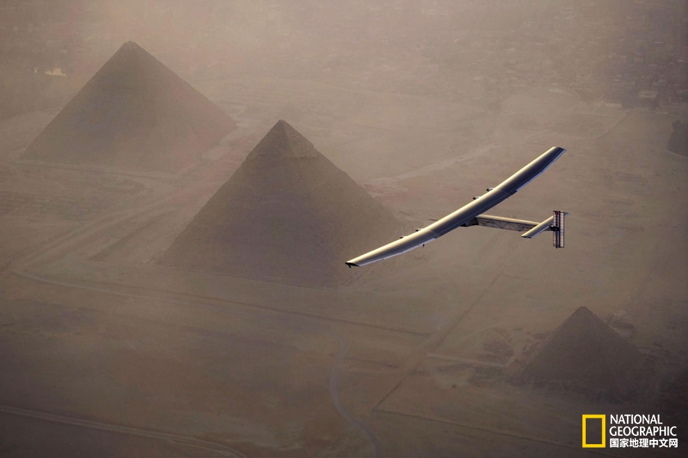 “阳光动力2号”抵达终点，实现太阳能飞机的历史性突破