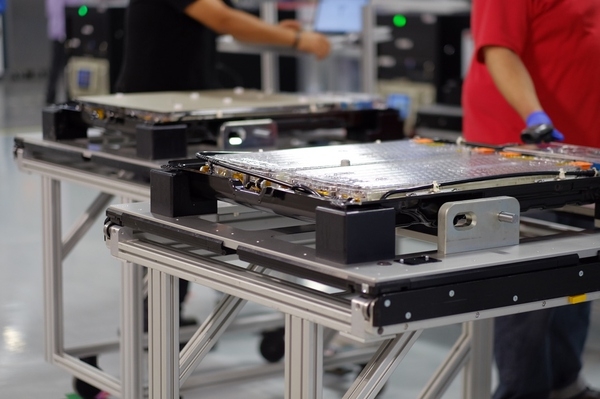 亲历特斯拉Gigafactory超级工厂开幕