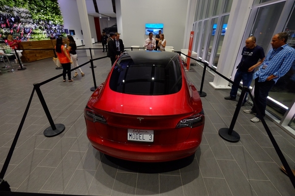 亲历特斯拉Gigafactory超级工厂开幕